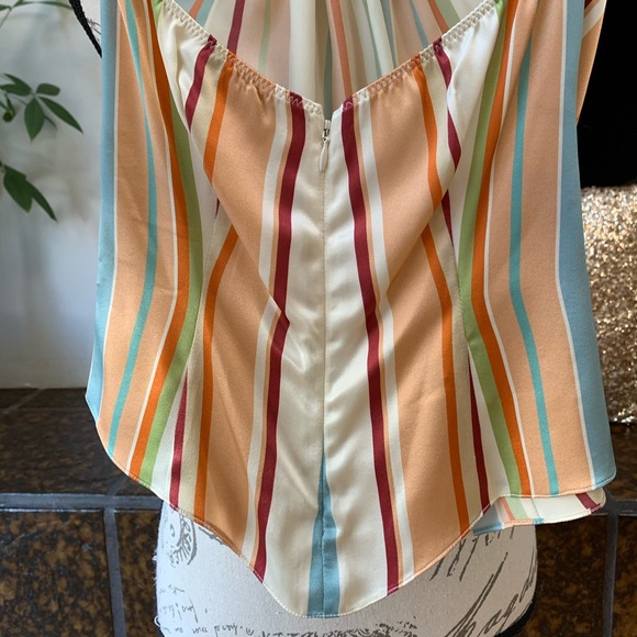 100% Silk Halter with sequin embellishment - Picture 9 of 11